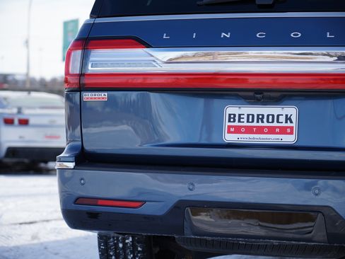 Used 2018 Lincoln Navigator Reserve w/ Technology Package image 11