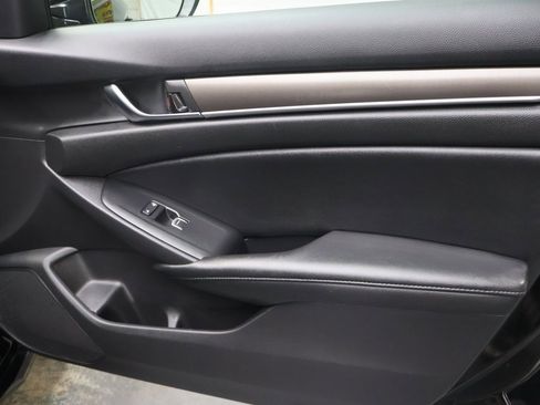 Used 2022 Honda Accord LX image 12