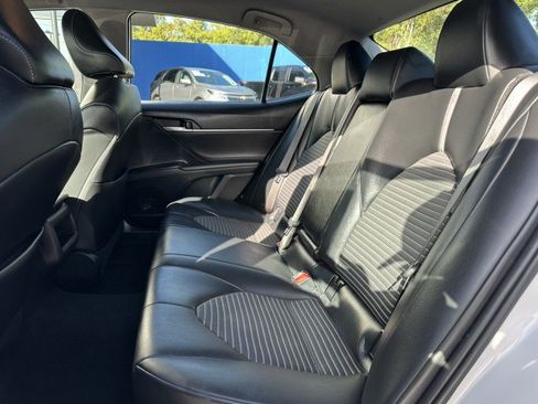Used 2023 Toyota Camry SE image 18