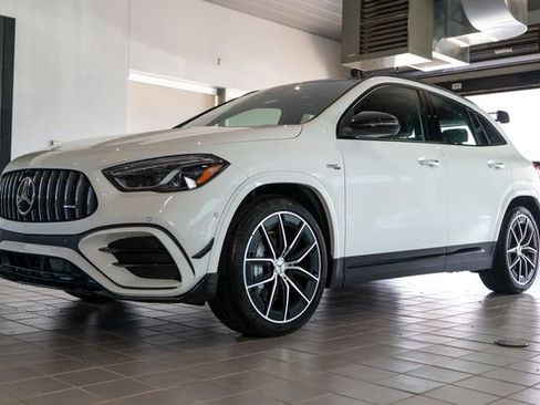 New 2026 Mercedes-Benz GLA 35 AMG 4MATIC image 3