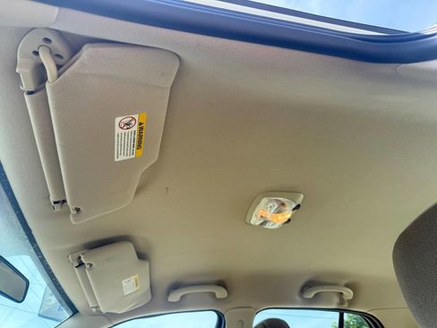 Used 2004 Mercury Grand Marquis GS image 21