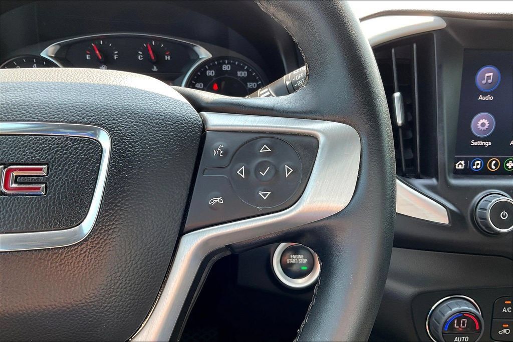 Used 2023 GMC Terrain SLT w/ Elevation Edition FWD image 15