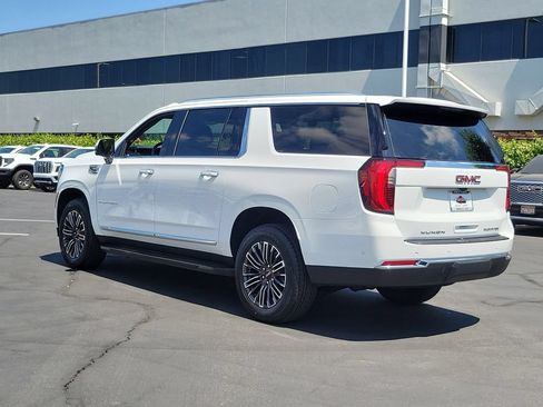 New 2026 GMC Yukon XL Elevation AWD/4WD image 3