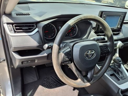 Used 2021 Toyota RAV4 LE w/ Carpet Mat Package (TMS) FWD image 20