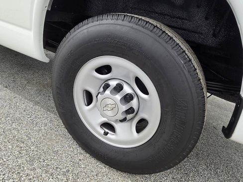 Used 2020 Chevrolet Express 2500 w/ Driver Convenience Package image 26
