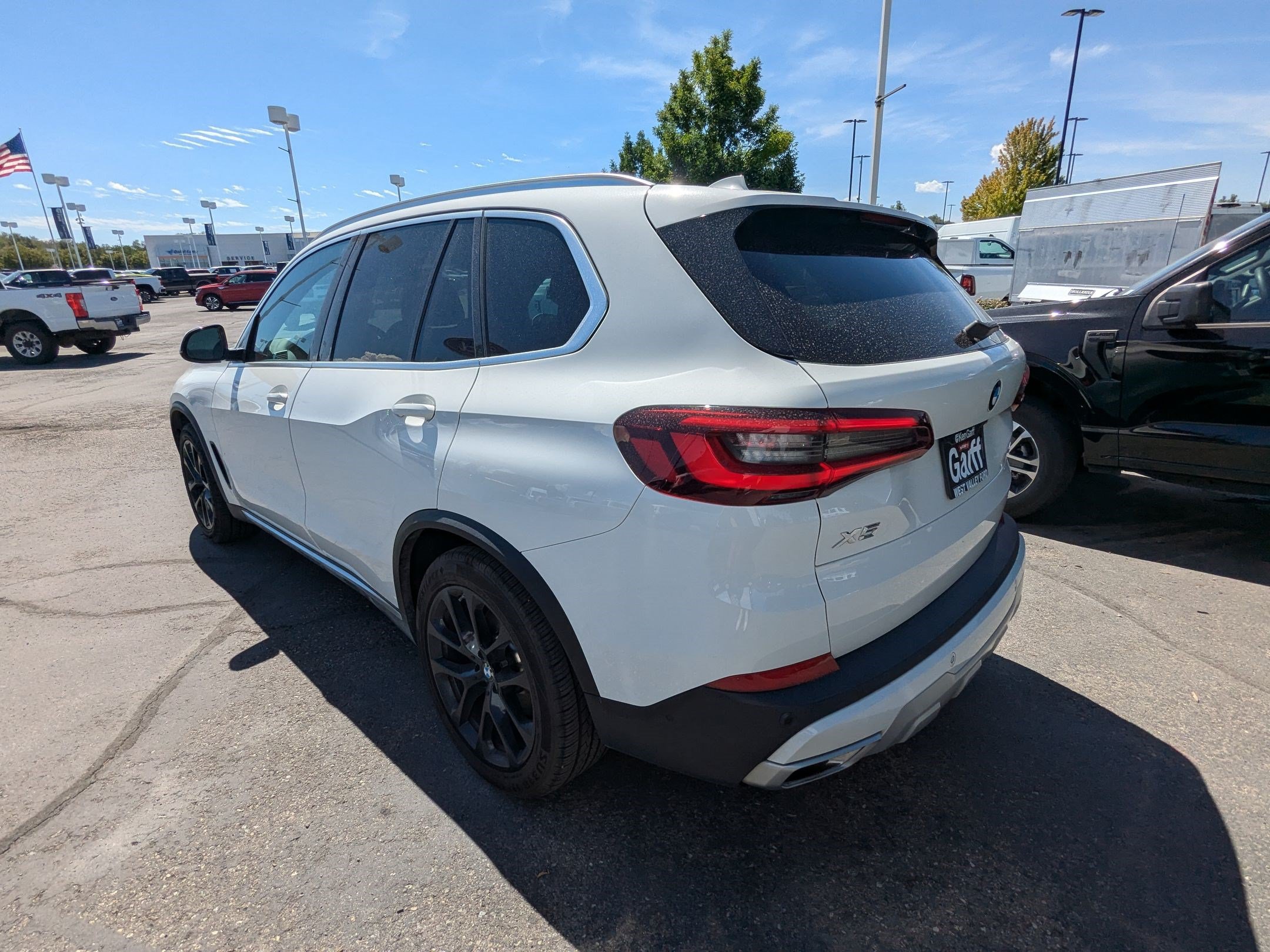 Used 2022 BMW X5 xDrive40i w/ Parking Assistance Package AWD/4WD image 8