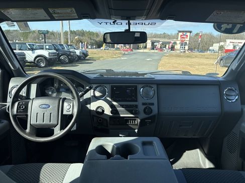 Used 2014 Ford F250 XLT w/ Snow Plow Prep Package image 34