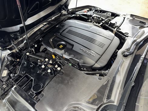 Used 2019 Jaguar F-TYPE Coupe image 29