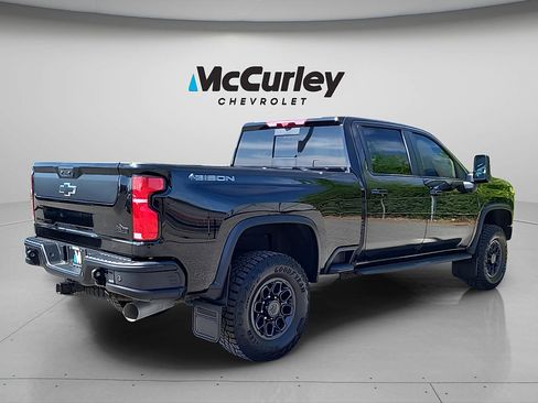 Used 2025 Chevrolet Silverado 2500 ZR2 w/ ZR2 Bison Edition AWD/4WD image 6