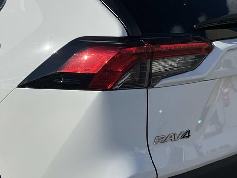 Used 2021 Toyota RAV4 XLE w/ Convenience Package image 10