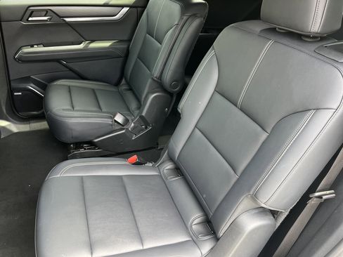 Used 2024 GMC Acadia Elevation AWD/4WD image 17