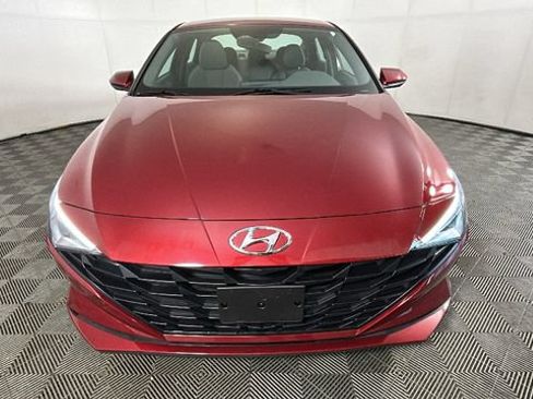 Used 2023 Hyundai Elantra SEL w/ Cargo Package FWD image 8