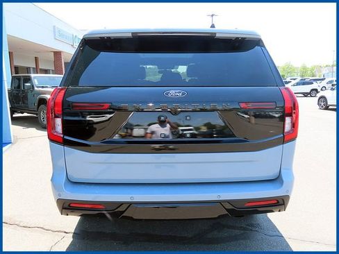 Used 2025 Ford Expedition Tremor AWD/4WD image 6