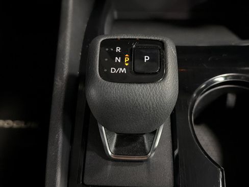 Used 2024 Nissan Rogue S FWD image 37