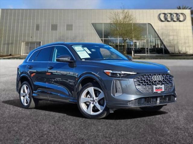 Used 2025 Audi Q5 Premium Plus w/ Premium Plus AWD/4WD image 1