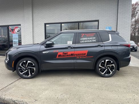 New 2025 Mitsubishi Outlander SEL image 4