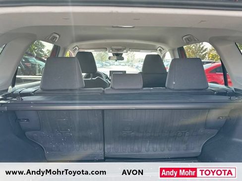 Used 2021 Toyota RAV4 LE FWD image 11