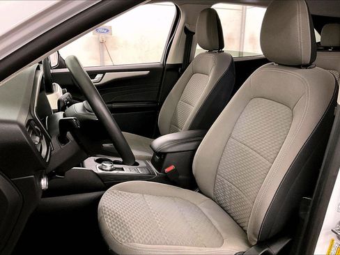 Used 2021 Ford Escape SE image 24