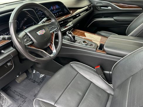 Used 2021 Cadillac Escalade Premium Luxury RWD image 10