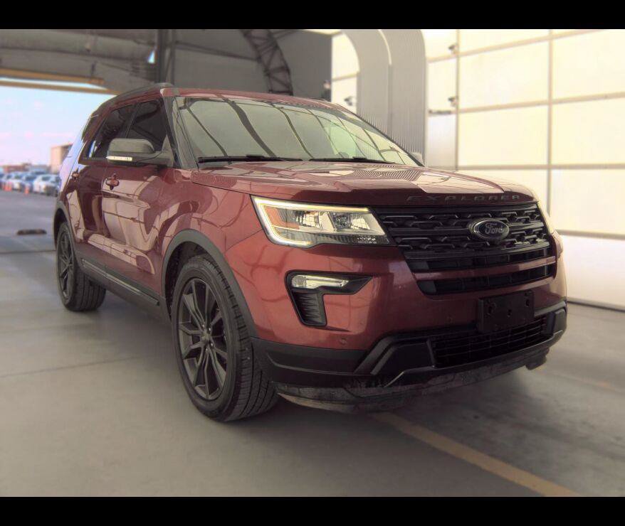 Used 2018 Ford Explorer XLT w/ Equipment Group 202A FWD image 1