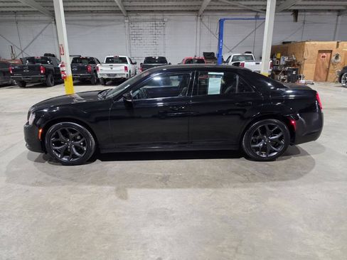 Used 2021 Chrysler 300 S RWD image 6
