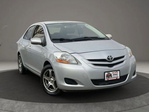 Used 2008 Toyota Yaris Sedan image 4