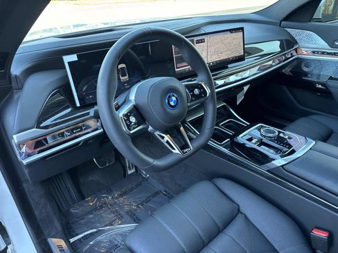 Certified 2025 BMW i7 eDrive50 w/ M Sport Package image 22
