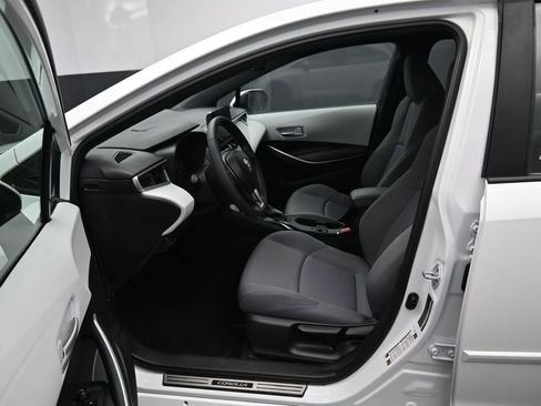 Certified 2024 Toyota Corolla SE FWD image 9