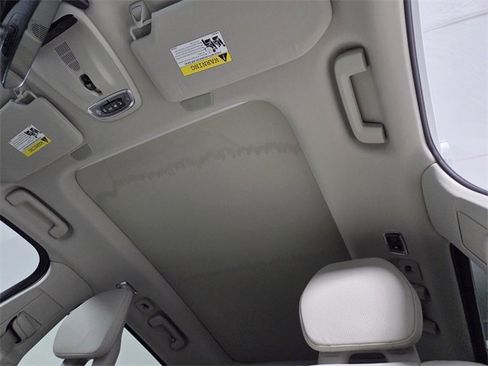 Used 2022 Volvo XC90 T6 Momentum w/ Advanced Package image 21