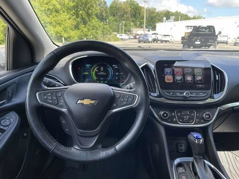 Used 2017 Chevrolet Volt Premier w/ Driver Confidence II Package FWD image 20