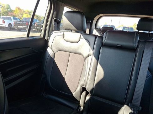 Used 2023 Jeep Grand Cherokee L Laredo AWD/4WD image 19