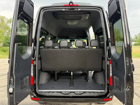 Used 2024 Mercedes-Benz Sprinter 2500 image 11