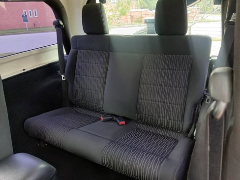 Used 2012 Jeep Wrangler Sport AWD/4WD image 6