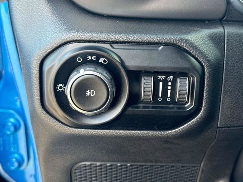 Used 2021 Jeep Wrangler Sport AWD/4WD image 23
