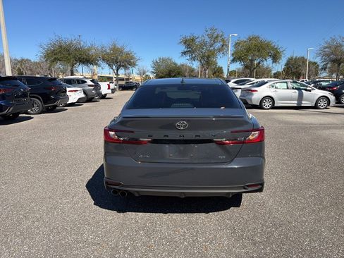 Used 2025 Toyota Camry SE w/ Convenience Package image 4