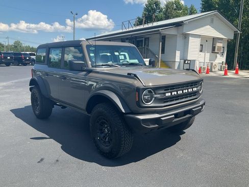 New 2026 Ford Bronco 4-Door w/ Sasquatch Package AWD/4WD image 3