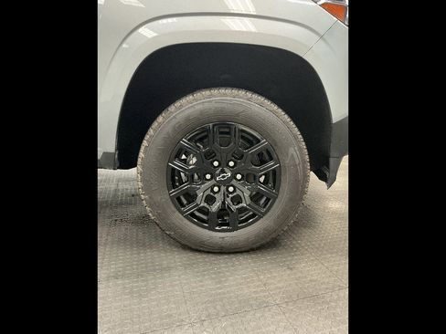 Used 2026 Chevrolet Colorado W/T image 30