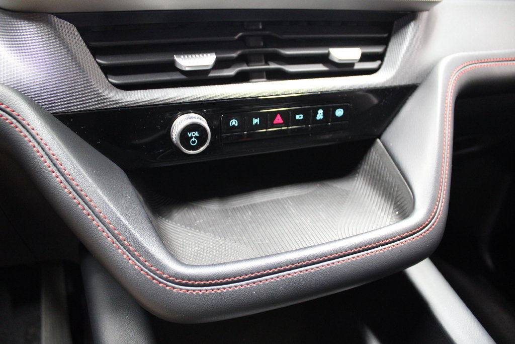 Used 2025 Ford Explorer ST-Line AWD/4WD image 19