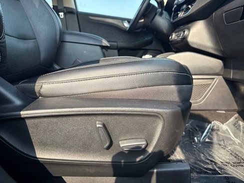 Used 2020 Ford Escape Titanium AWD/4WD image 34