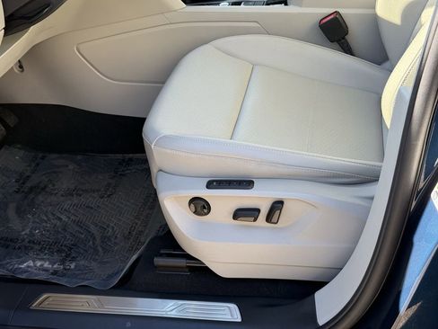 Used 2022 Volkswagen Atlas SEL image 16