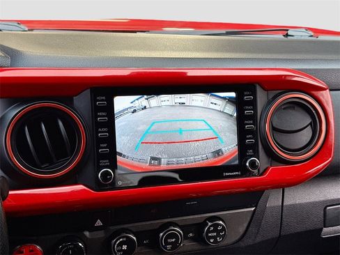 Used 2020 Toyota Tacoma TRD Off-Road image 21