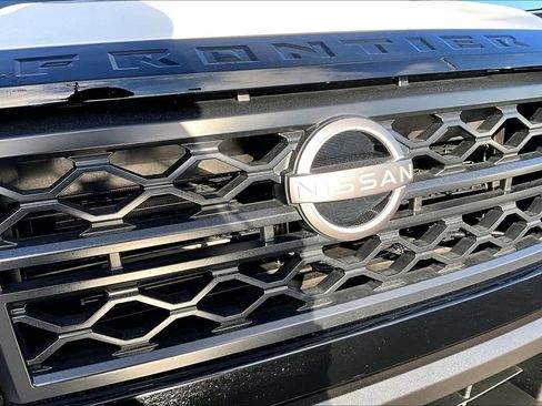 Used 2024 Nissan Frontier SV w/ Hardbody Edition image 33