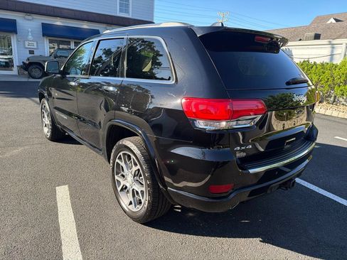 Used 2020 Jeep Grand Cherokee Overland AWD/4WD image 7
