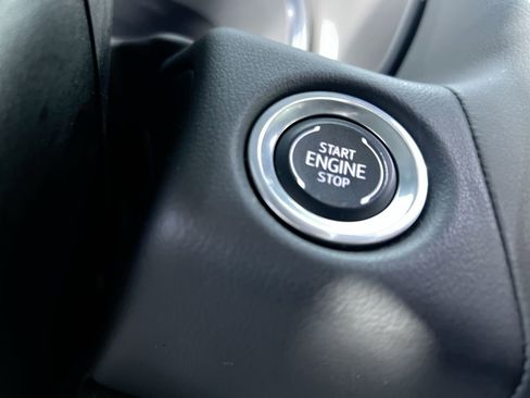 Used 2024 Chevrolet Tahoe LT AWD/4WD image 21