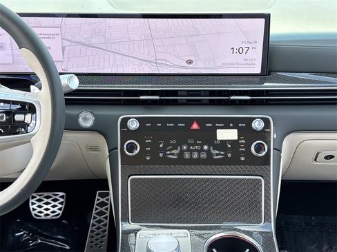 New 2026 Genesis GV80 3.5T e-SC image 6