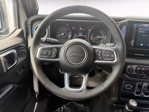 Used 2024 Jeep Wrangler High Altitude AWD/4WD image 12