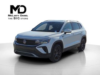 Used 2024 Volkswagen Taos SE video 2