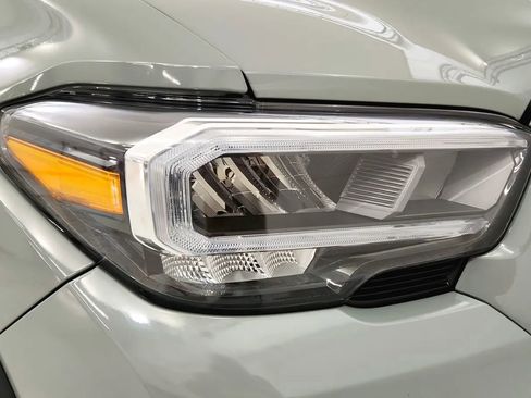 Used 2023 Toyota Tacoma TRD Off-Road image 14