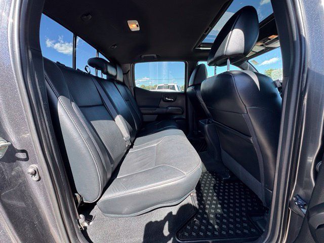 Used 2019 Toyota Tacoma SR5 AWD/4WD image 14