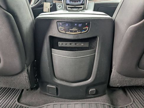 Used 2018 Cadillac Escalade Premium Luxury AWD/4WD image 16